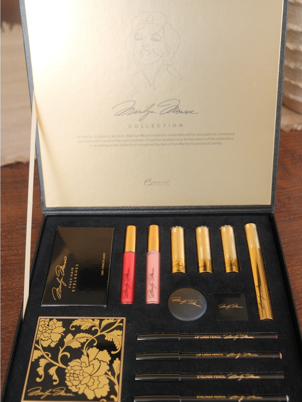 RARE- Bésame Cosmetics Marilyn Monroe Collection - Complete &
Unused